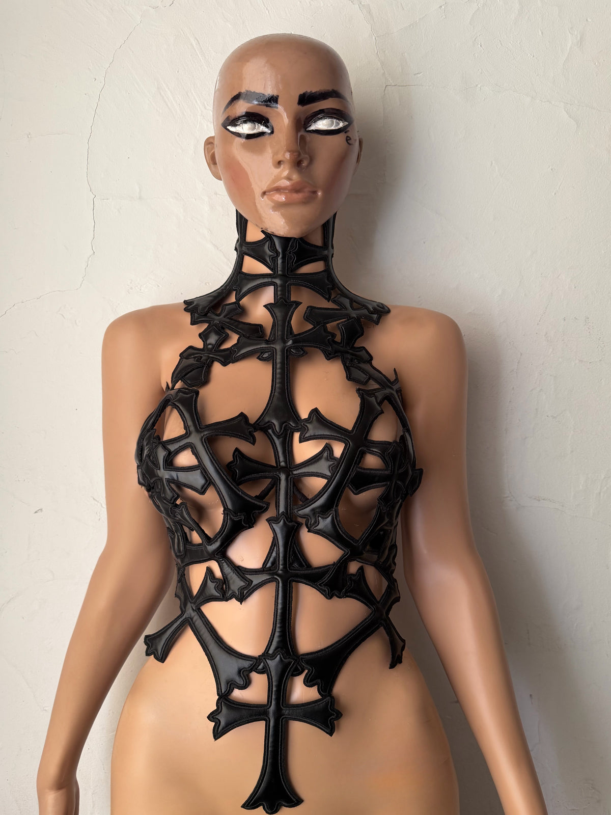 CAGED HEARTS TOP