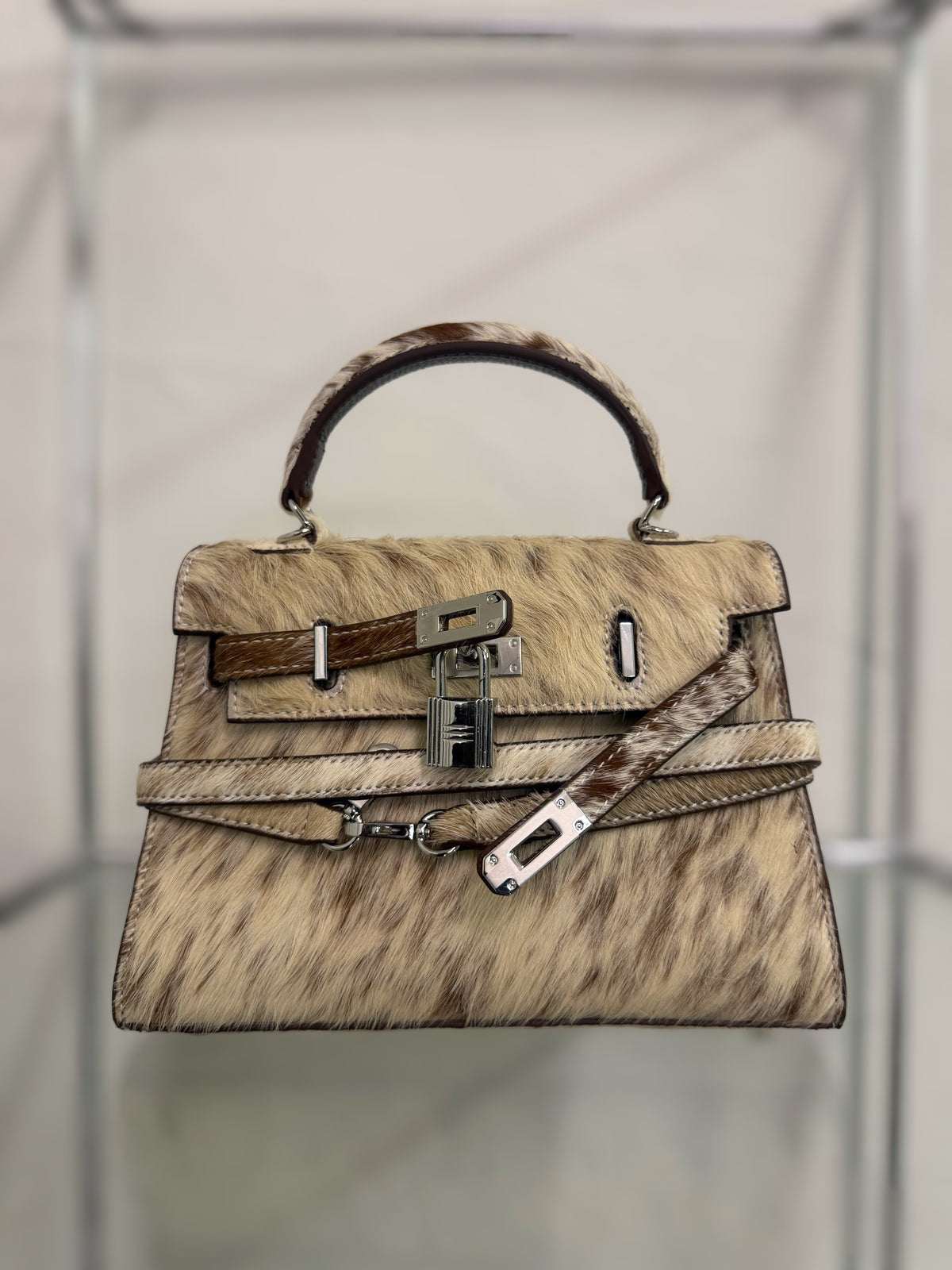 Winter Ash Rare Hide 22CM Mini