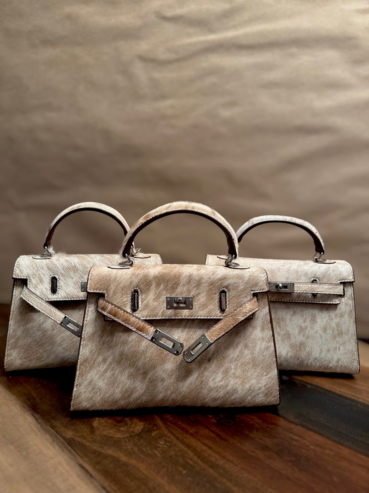 Winter Ash Rare Hide 22CM Mini