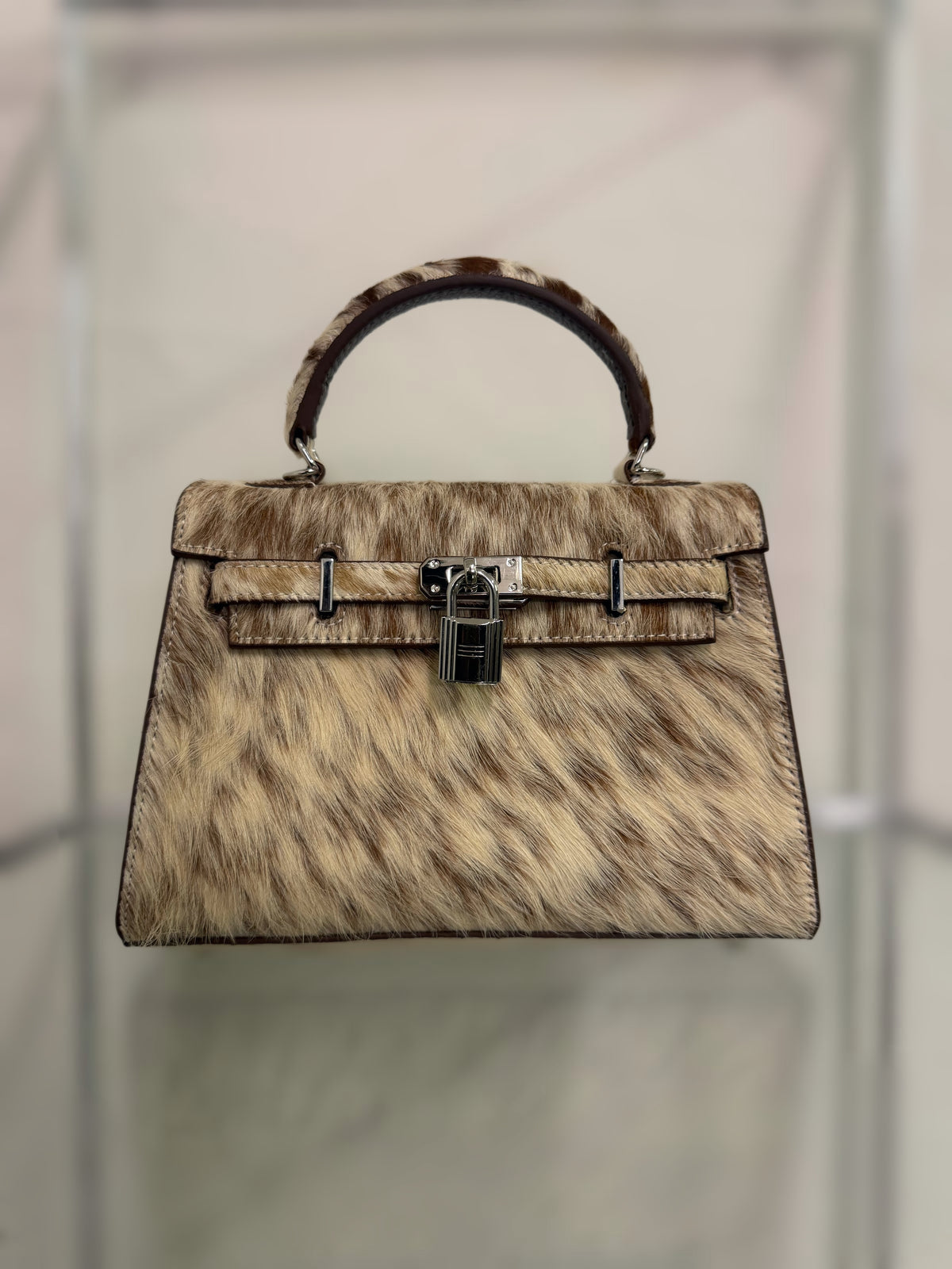Winter Ash Rare Hide 22CM Mini