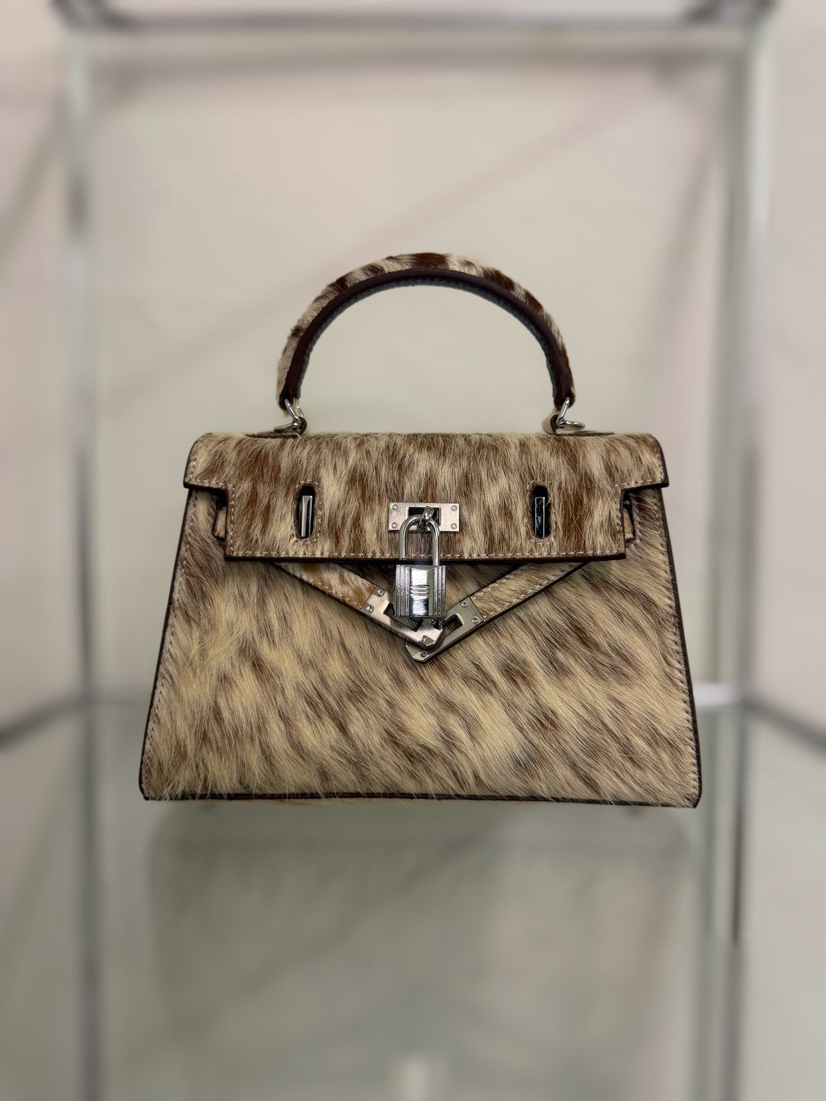 Winter Ash Rare Hide 22CM Mini