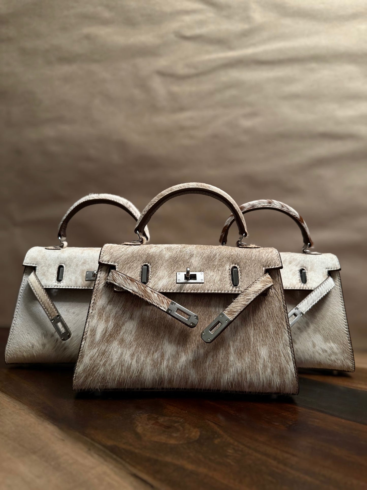 Winter Ash Rare Hide 22CM Mini